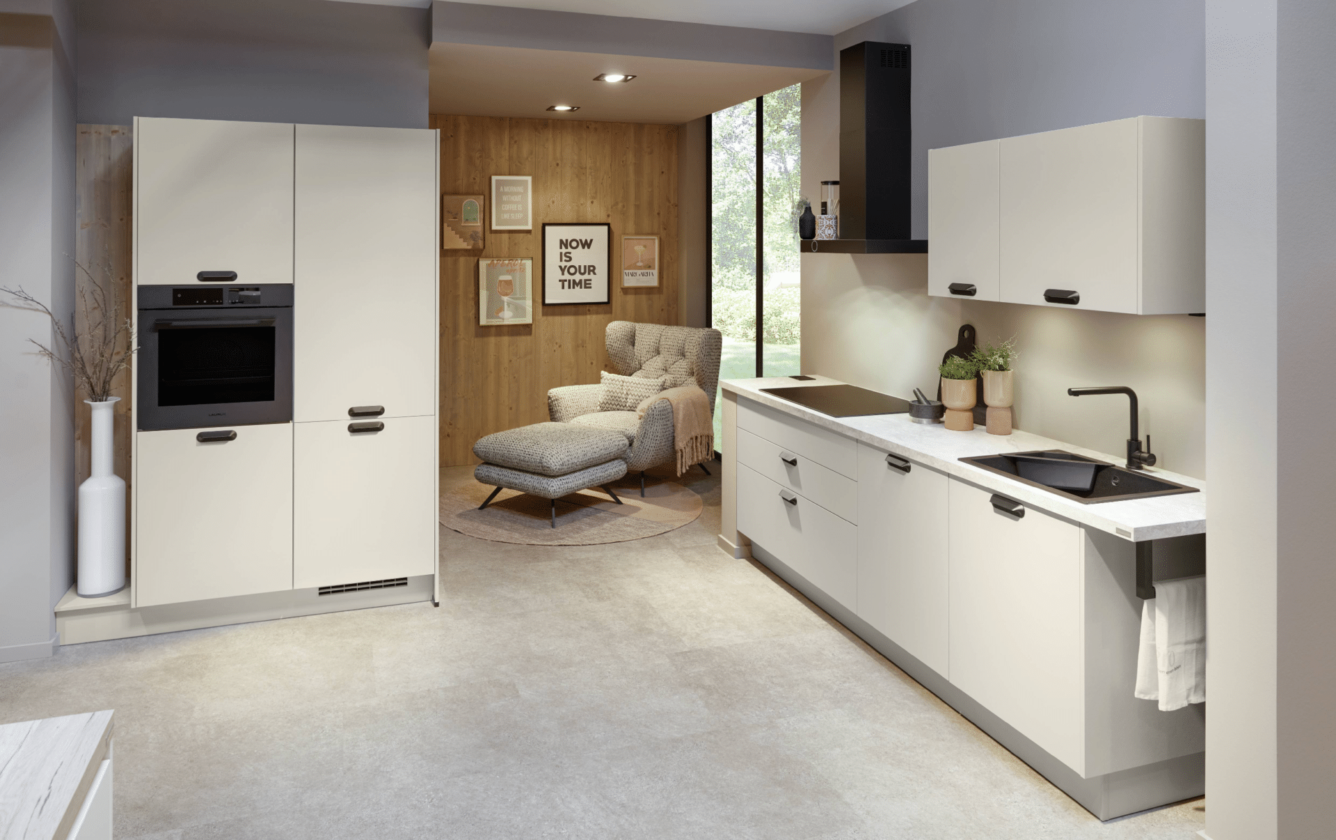 Einzeilige nobilia Look Küche in Cremeweiß mit schwarzen Griffen und Hochschrank mit Backofen